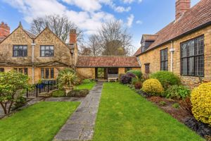 Entrance Approach- click for photo gallery